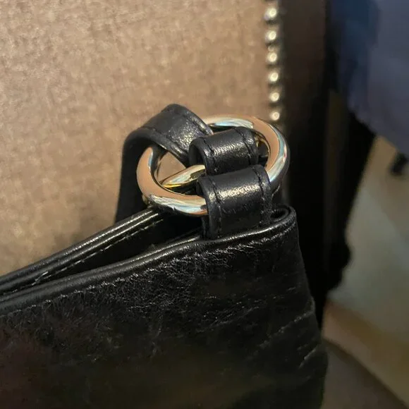 Holt Renfrew Vintage Leather Black Bag - Picture 5 of 9